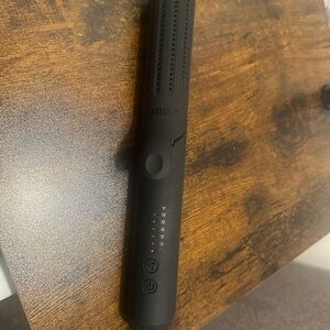 Lange Black Hair Styling Tool